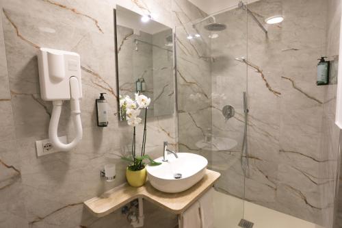 Koupelna v ubytování B&B Smart Rooms
