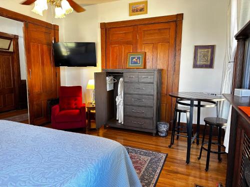Ένα ή περισσότερα κρεβάτια σε δωμάτιο στο Alpine Bed and Breakfast