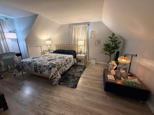 Gambar di galeri bagi Charming Long Island Retreat di Farmingdale