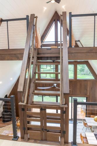 Gambar di galeri bagi TreeTops Ayframe, Supersized AFrame on the River with Hot Tub di Indian River