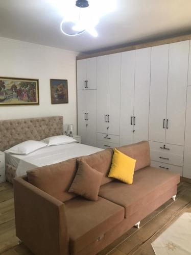 Cozy Riverside Apartment