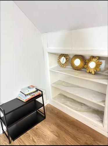 Χώρος καθιστικού στο Elegant Long Island Room