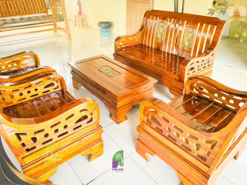 Khu vực ghế ngồi tại Palma Orchid Room Klaten