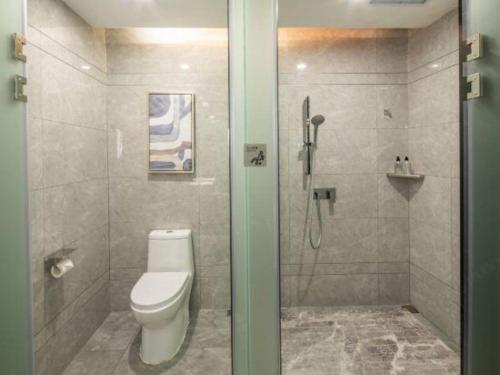 Ένα μπάνιο στο Echarm Hotel Guilin Railway Station the MixC