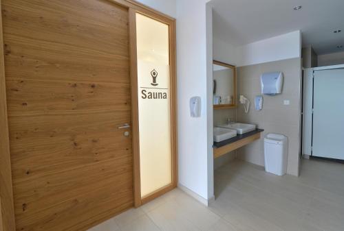 Kuchyň nebo kuchyňský kout v ubytování Almhotel Kärnten