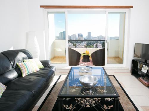 Casa da Rocha by S&A