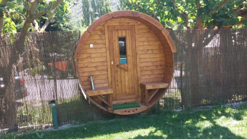 Κήπος έξω από το Camping Bungalows La Borda del Pubill