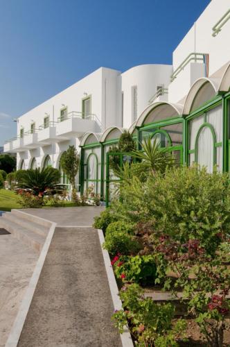 a view of the front of the building at Alexandra Beach in Kos Town