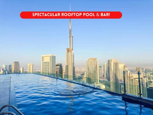 New Luxury SeaView 2Bed - Spectacular Rooftop Infinity Pool, Bar & Burj Views!
