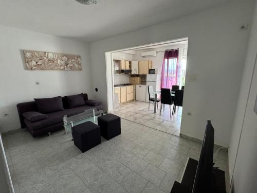 Kuchyňa alebo kuchynka v ubytovaní Apartman Viki