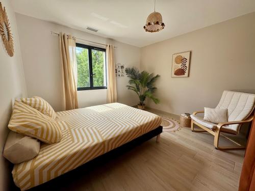 Χώρος καθιστικού στο Villa moderne 120m2 avec bain nordique