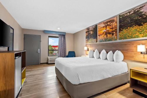 Days Inn by Wyndham Bainbridgeにあるベッド