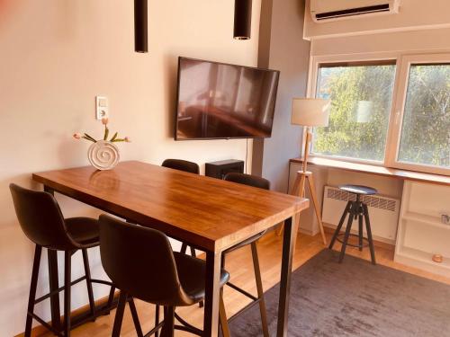 Centrally Chic Studio