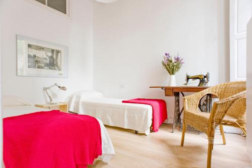 Ένα ή περισσότερα κρεβάτια σε δωμάτιο στο Sunny apartment on the square