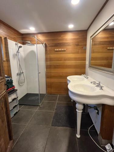 O baie la Cottage house for workers