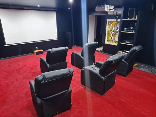 Photo de la galerie de l'établissement MAGNIFIQUE VILLA MOUGINS AVEC PISCINE & Spa, à Mougins