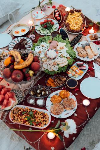Makanan di atau berdekatan hotel