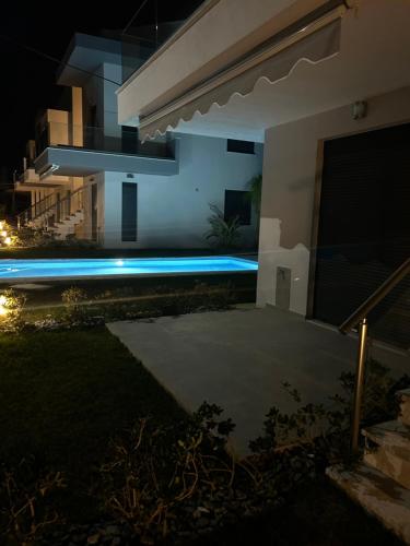 Ofriniou Heaven - 200m from the Beach - Swimming Pool Access - Starlink WIFI