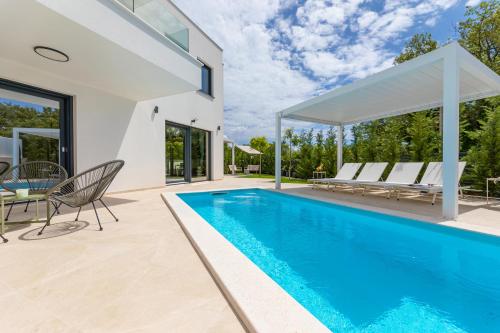 Hồ bơi trong/gần Villa Aurelia 4 with pool
