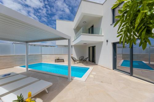 Villa Aurelia 4 with pool