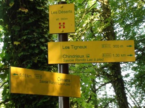 Certifikát, hodnocení, plakát nebo jiný dokument vystavený v ubytování Ozero