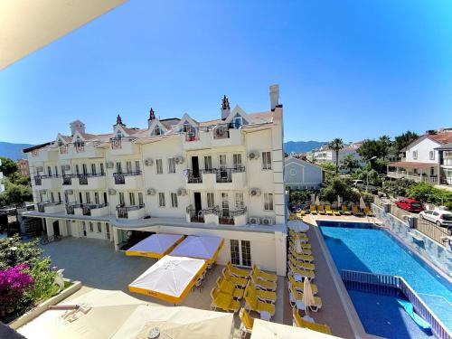 Bazén v ubytování Fidan Apart Hotel nebo v jeho okolí