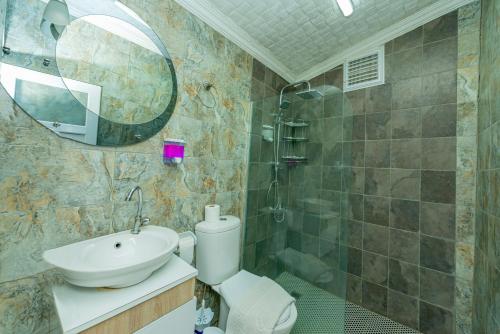 Koupelna v ubytování Aliş Hotel Fethiye