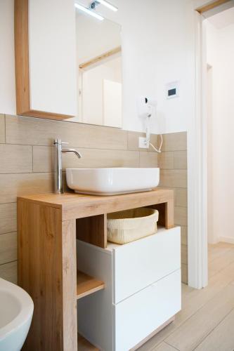 Un baño de CASA IDEALE TIM Appartmanti moderni vicina al centro