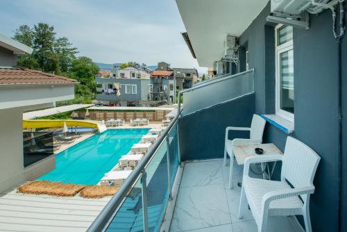 Πισίνα στο ή κοντά στο Aliş Hotel Fethiye