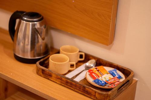 Tetera y cafetera en Deewan ji Stays