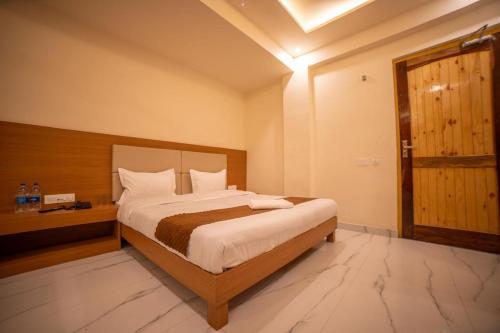 Una cama o camas en una habitación de Deewan ji Stays