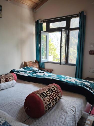 Katil atau katil-katil dalam bilik di Bharat Homestay - The Native himalayan