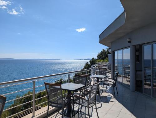 Ark Beach Apartments