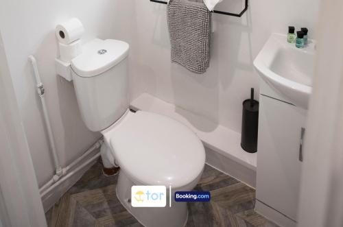Bilik mandi di Newport Junction House