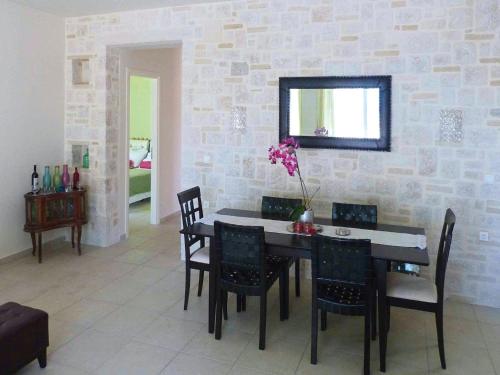 Fotografie z fotogalerie ubytování Villa in Nopigia with shared pool v destinaci Nopíyia