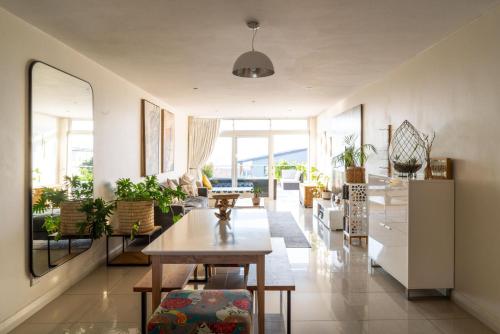 Χώρος καθιστικού στο Plett Holiday /Sea View/ Apartment