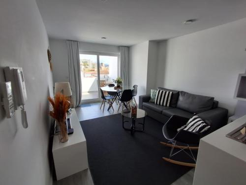 Smile and Wave Apartment