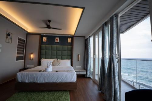 Giường trong phòng chung tại Sea Cliff by urban hill