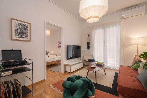 2BR "The House of Knots" In Athens Core