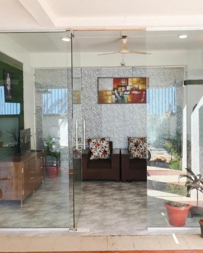 Un lugar para sentarse en Hotel Grand View - Pimple Saudagar