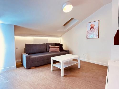 Posezení v ubytování AtuaireHome Mirando a las agujas de la Catedral de Burgos