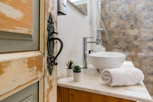 Ένα μπάνιο στο Kali Vice Surf Villa