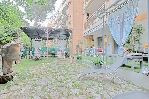 Photo de la galerie de l'établissement Appartement jardin proche des plages et du Suquet, à Cannes