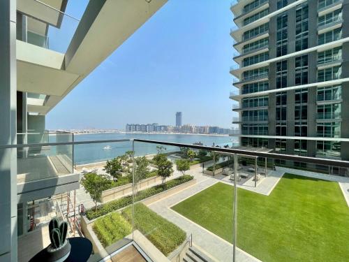 Elegant & Luxurious 1BR Apartment in Beach Isle