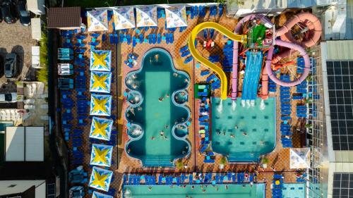 an aerial view of a large water park at Complex Balnear Cozia - Corp Oltul in Caciulata