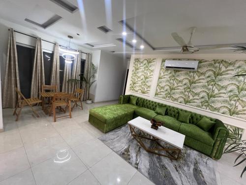 Fotografie z fotogalerie ubytování Royal BNB Two BedRoom Luxury Apartment v destinaci Lahore