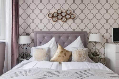 Pastel Art Deco 3BDR Ruterra Apt