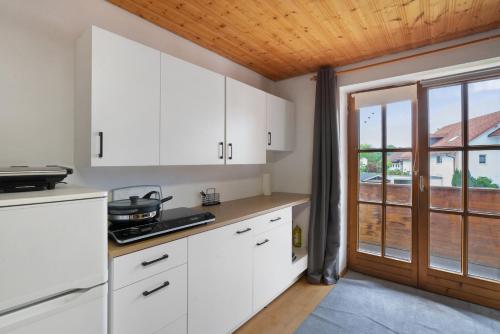 Kuchyň nebo kuchyňský kout v ubytování Ferienwohnung Dorfidyll