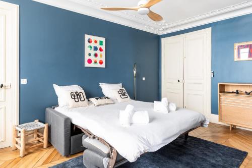 COSY APPARTMENT IN THE HEART OF PARIS