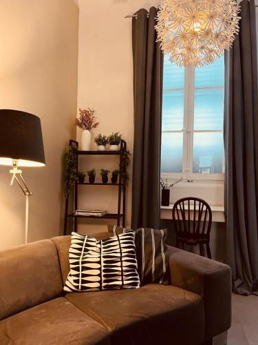Posezení v ubytování 130, One of a Kind - A luxury Eclectic Home